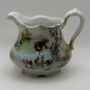 Royal Bayreuth (Bavaria) porcelain creamer with Hunting Scene